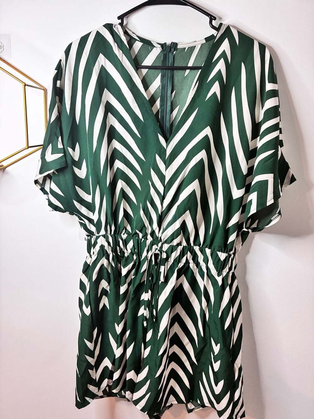 SHEIN Green and White Chevron Print V-Neck Short Sleeve Drawstring Jumpsuit